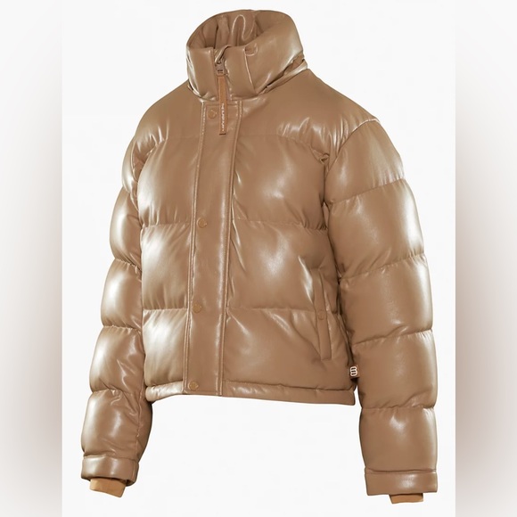 ARITZIA - The Super Puff™ Shorty - Constant Camel in Vegan Leather - XS - Picture 3 of 9